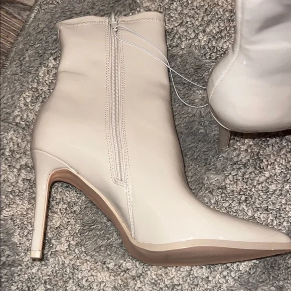 Steve Madden Cream Heeled Boots - Picture 9 of 11